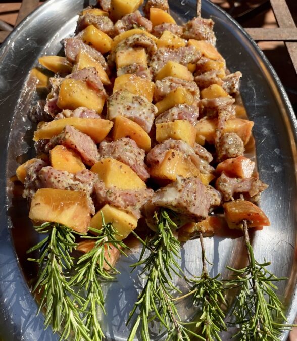 Brochettes de filet mignon aux pêches