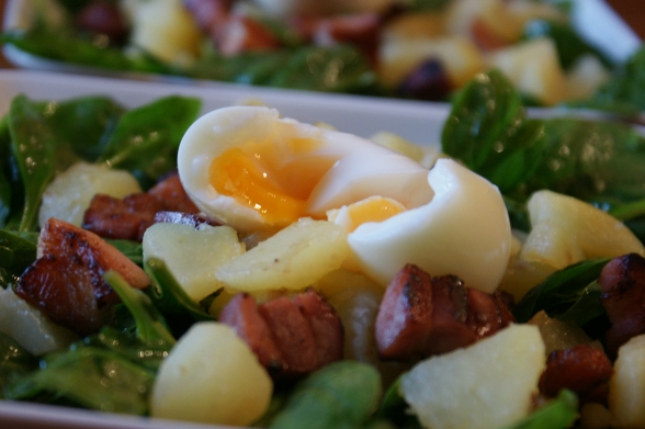 Salade de pousses d&rsquo;épinards aux petits lardons