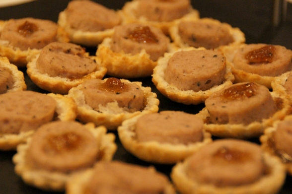 Tartelettes de boudin blanc au confit d’oignons